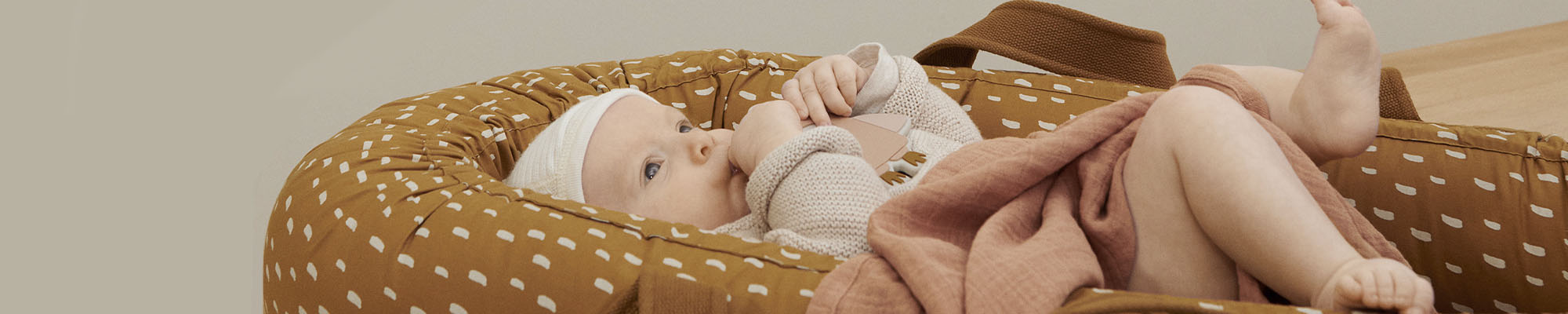 Babynest & pölar